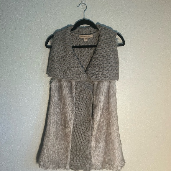 Nine West Vintage American Jeans Gray Button Up Knit and Faux Fur Vest - Picture 1 of 6